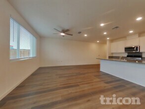 2042 Delta Vw Ave in Sacramento, CA - Building Photo - Building Photo