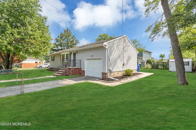 567 Garfield Ave in Toms River, NJ - Building Photo - Building Photo