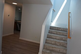 7014 NE 55th St in Vancouver, WA - Building Photo - Building Photo