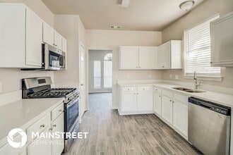 715 S Parks Dr in Desoto, TX - Foto de edificio - Building Photo