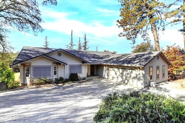 property at 18527 Jayhawk Dr