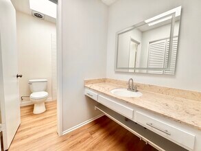 17821 Sherman Way in Los Angeles, CA - Building Photo - Building Photo