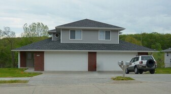 1043-1045 Emily Lane in Jefferson City, MO - Building Photo