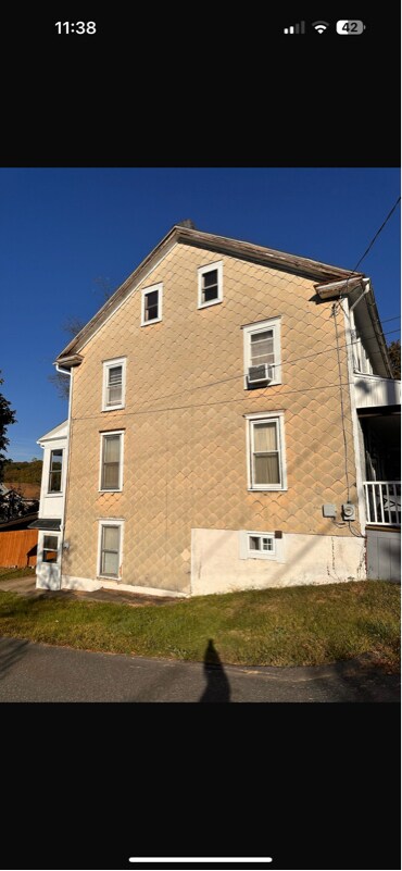 1701 Mohawk St in Coal Township, PA - Building Photo - Building Photo