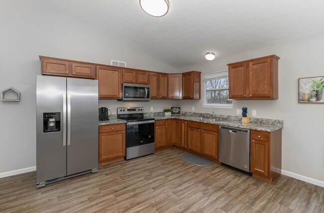 14 Persimmon Dr in Hamilton, OH - Building Photo - Building Photo