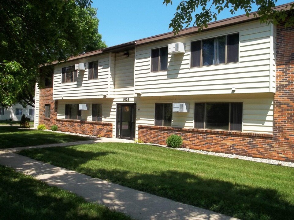 Clairview Apartments in Brookings, SD - Foto de edificio