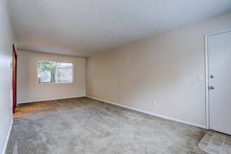 2663 SE 162nd Ave in Portland, OR - Building Photo - Building Photo