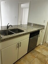 6955 NW 186th St in Hialeah, FL - Building Photo - Building Photo