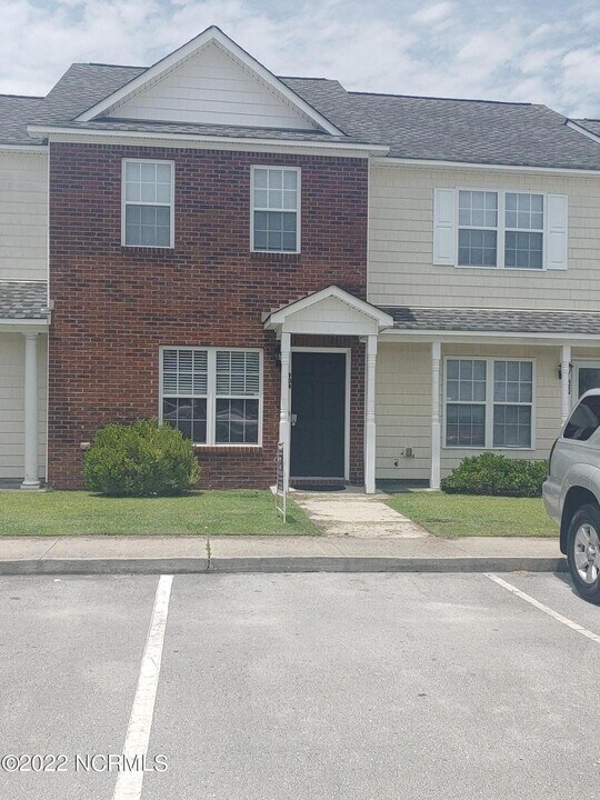 904 Springwood Dr Photo