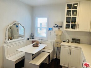 8916 Cadillac Ave in Los Angeles, CA - Building Photo - Building Photo