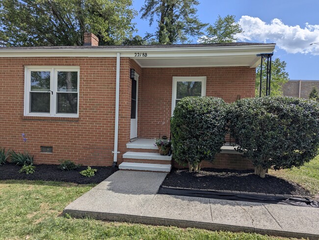 2218 Wayne Ave, Unit A