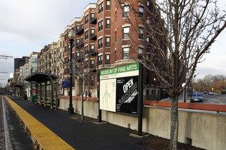 Hemenway Apartments in Boston, MA - Foto de edificio - Building Photo