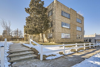 Cherry Manor Apartments in Denver, CO - Building Photo - Building Photo