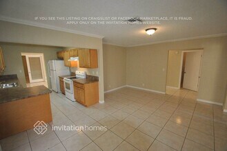 321 Canterbury Dr W in Riviera Beach, FL - Building Photo - Building Photo