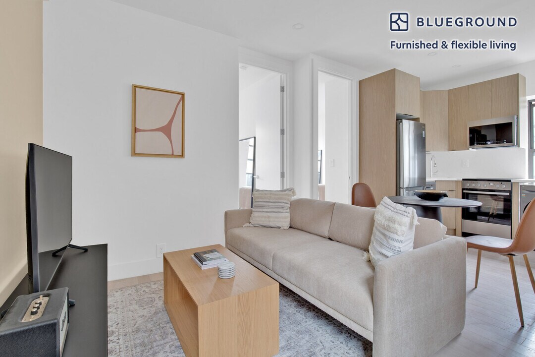 170 1st Ave., Unit FL4-ID939 in New York, NY - Building Photo