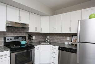 Mills Crossing Apartments and Townhomes in Owings Mills, MD - Building Photo