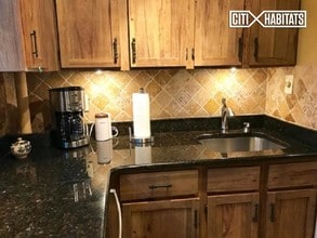 221 E 50th St-Unit -8D in New York, NY - Building Photo - Building Photo