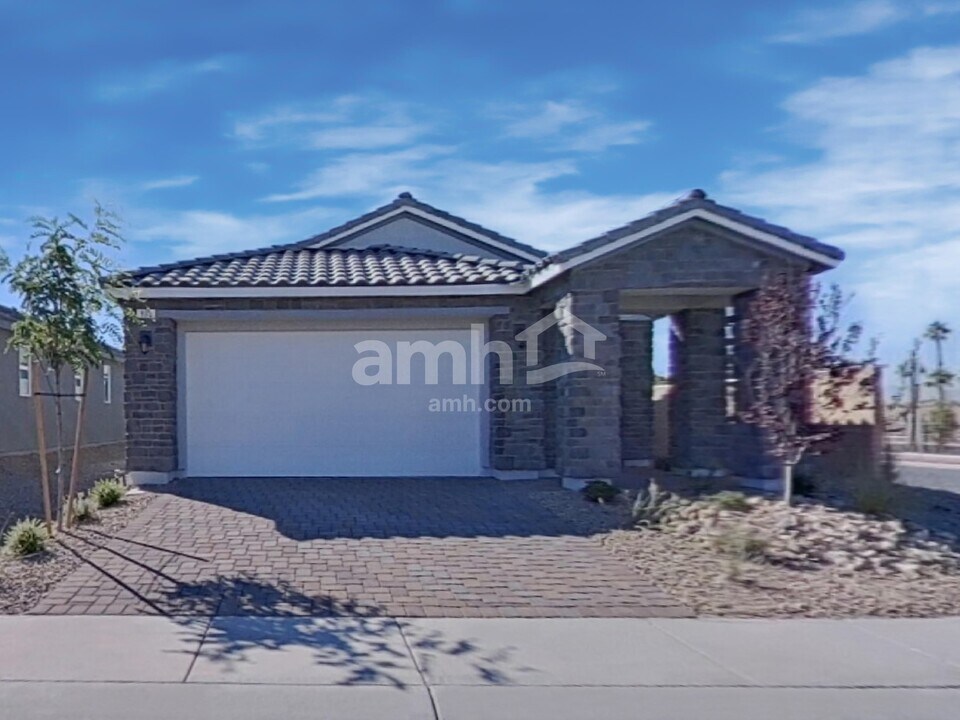 905 English Primrose St in Henderson, NV - Building Photo