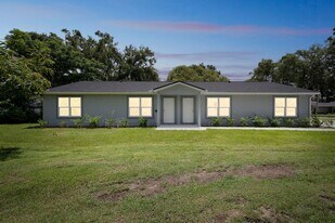 1742 Magnolia St in Bartow, FL - Building Photo