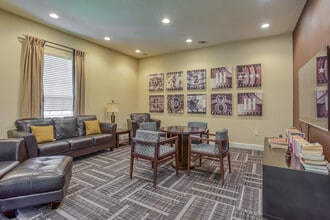 Bay Breeze Villas in Ft. Myers, FL - Building Photo - Interior Photo
