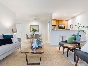 811 York St, Unit 23 in Oakland, CA - Building Photo - Building Photo