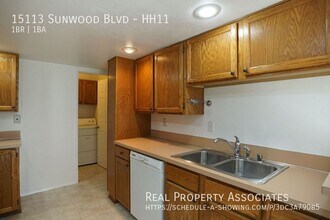 15113 Sunwood Blvd in Seattle, WA - Building Photo - Building Photo