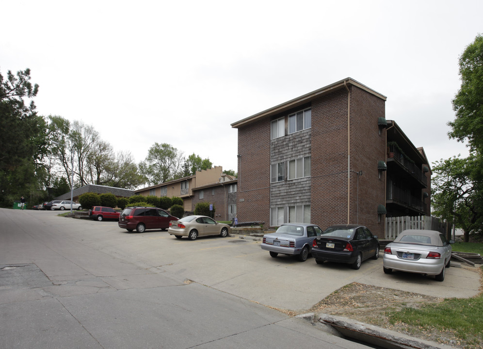 St. Francis Apartments in Omaha, NE - Building Photo