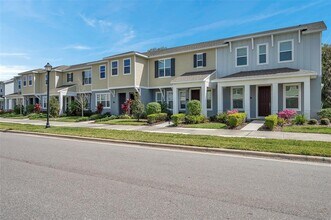 4966 Avalon Park Blvd in Wesley Chapel, FL - Building Photo - Building Photo