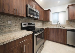 2501 S Ocean Blvd-Unit -2080 in Boca Raton, FL - Foto de edificio - Building Photo