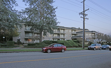 Fraser West in New Westminster, BC - Building Photo - Building Photo