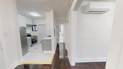 2401 E 75th St in Chicago, IL - Building Photo - Building Photo