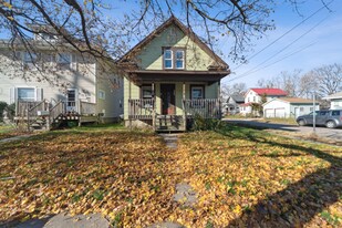 1800 Herbert St in Lansing, MI - Building Photo