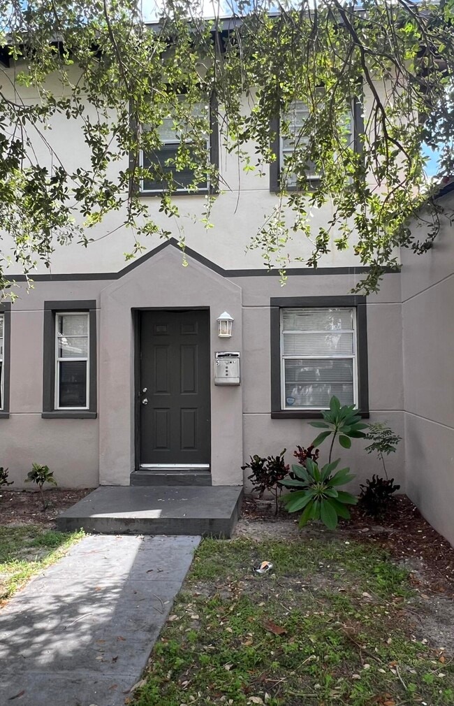property at 2722 Poinsettia Ave