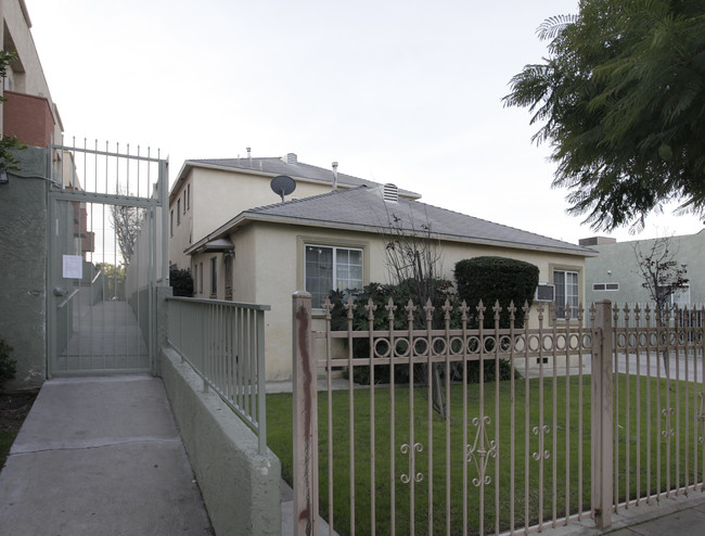 14146-14150 Sylvan St in Van Nuys, CA - Building Photo - Building Photo