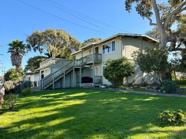 property at 753 Rosemont Ave