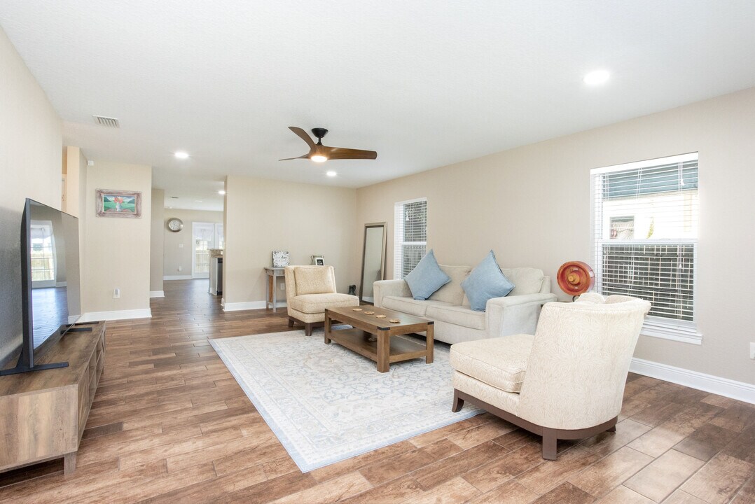 1313 E Cayuga St in Tampa, FL - Building Photo