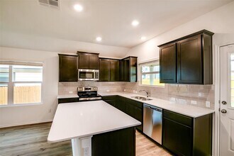 156 Perfect World Lp in Jarrell, TX - Building Photo - Building Photo