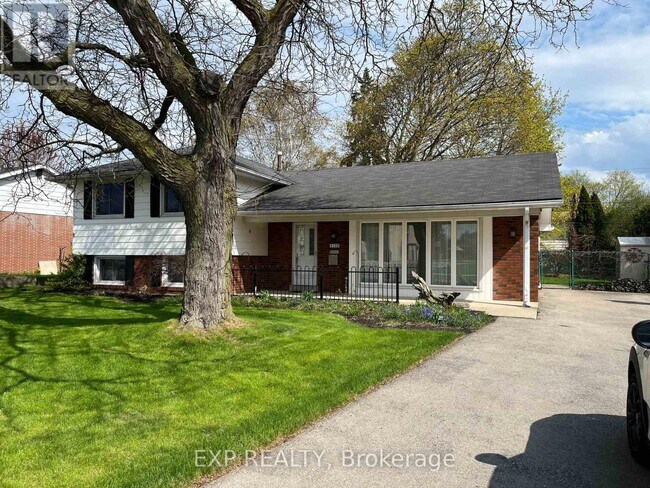5106 Meadowhill Rd in Burlington, ON - Building Photo - Building Photo