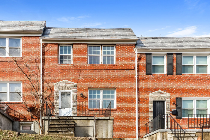 446 S Chapel Gate Ln in Baltimore, MD - Building Photo