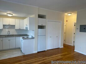 2018 Commonwealth Ave, Unit 27 in Boston, MA - Building Photo
