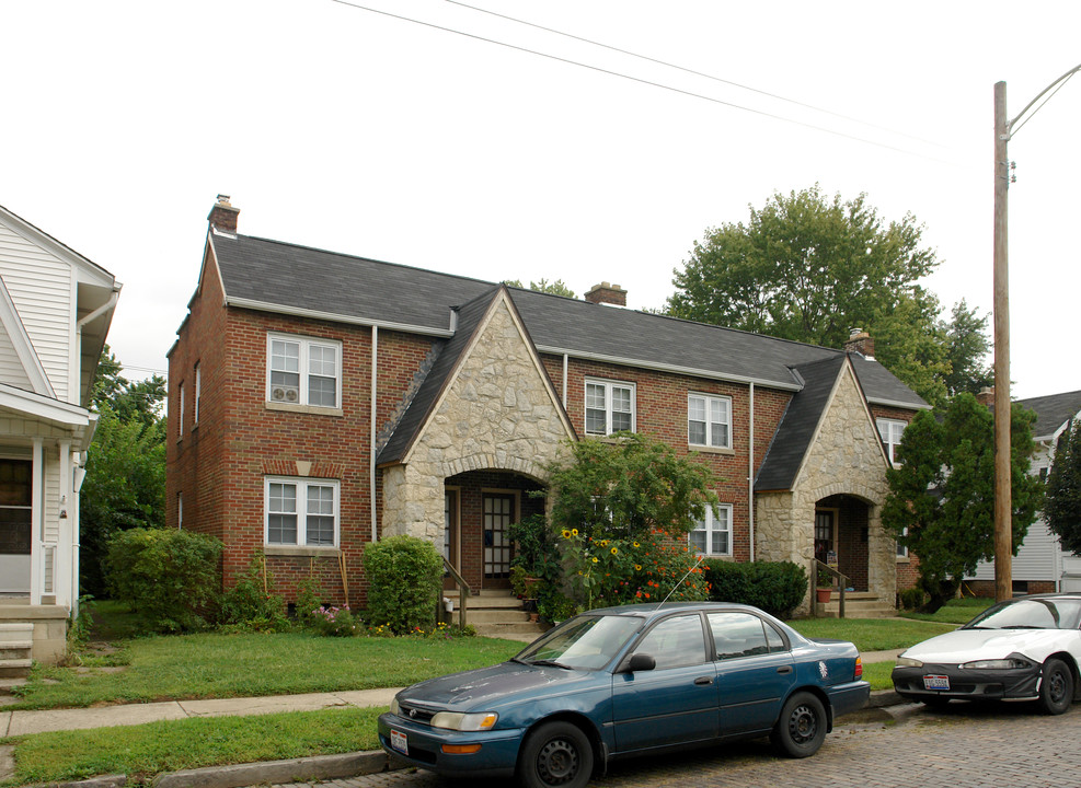 208 --214 W Pacemont Road in Columbus, OH - Foto de edificio