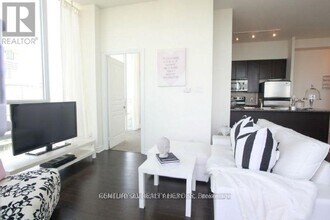 3525 Kariya Dr in Mississauga, ON - Building Photo - Building Photo