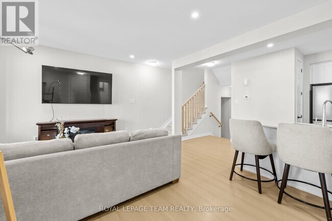 307 Catsfoot Walk in Ottawa, ON - Building Photo - Building Photo