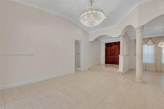 17117 SW 82nd Ct in Palmetto Bay, FL - Building Photo - Building Photo