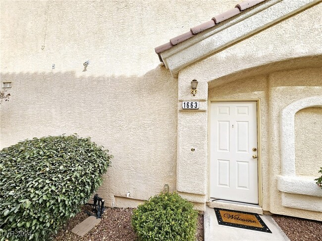 1663 Lefty Garcia Way in Henderson, NV - Building Photo - Building Photo