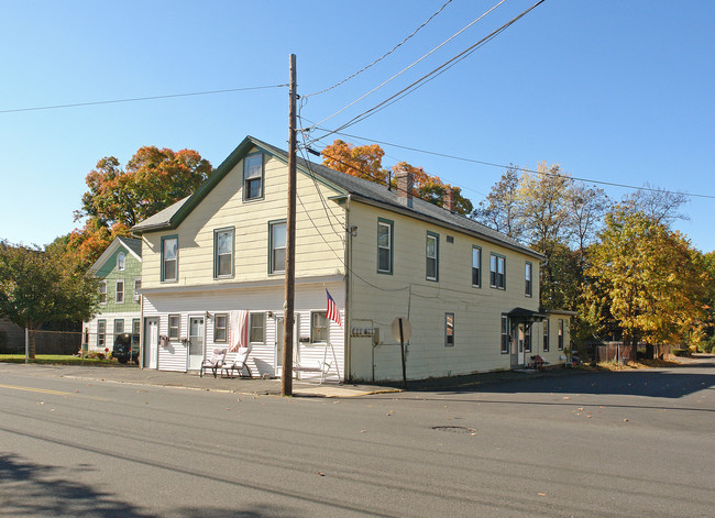 112-116 Bristol St in Southington, CT - Building Photo - Building Photo