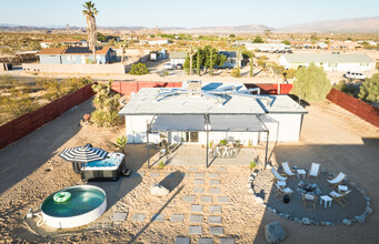 4540 Avenida La Candela, Unit Main House in Joshua Tree, CA - Foto de edificio - Building Photo