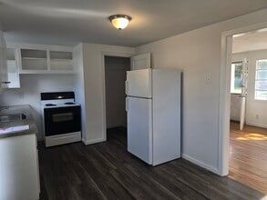 1 Murray Ave in Shelton, CT - Building Photo - Building Photo