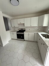 2526 Almond St in Philadelphia, PA - Building Photo - Building Photo