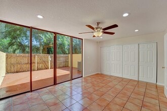 760 E Coco Plum Cir in Plantation, FL - Foto de edificio - Building Photo